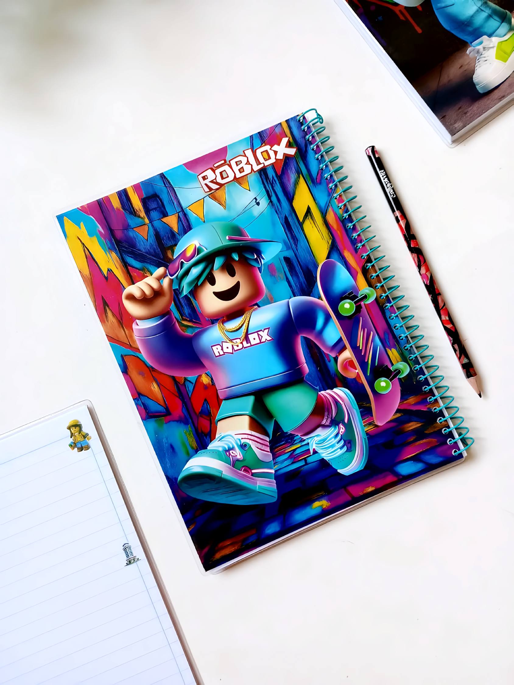 دفتر مجلد حاشيه دار رنگی Roblox